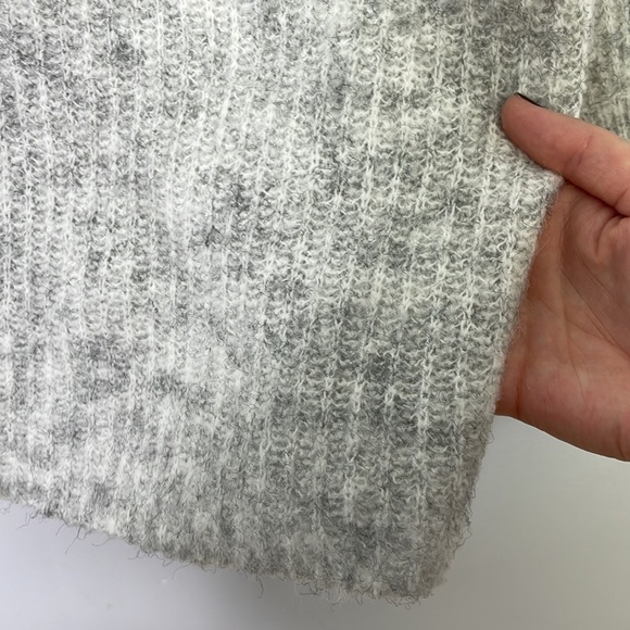 Simons heathered gray plush sweater - Picture 4 of 8